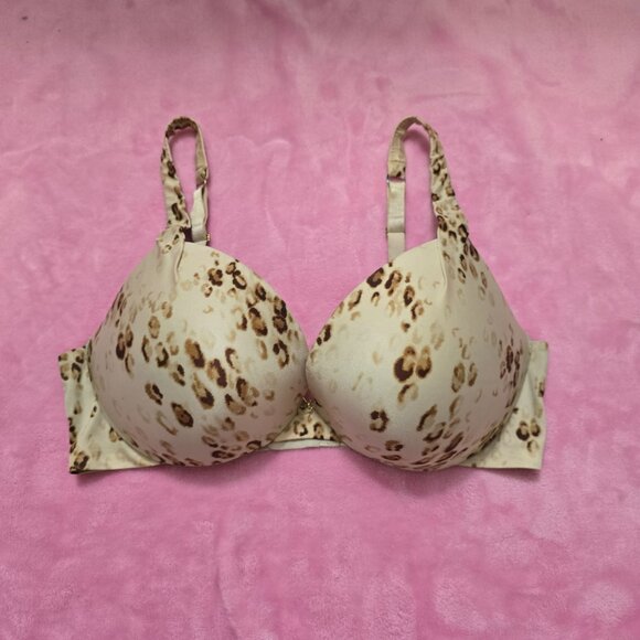 2 pairs of 36DD bras (1 VS & 1 PINK) - Picture 2 of 9